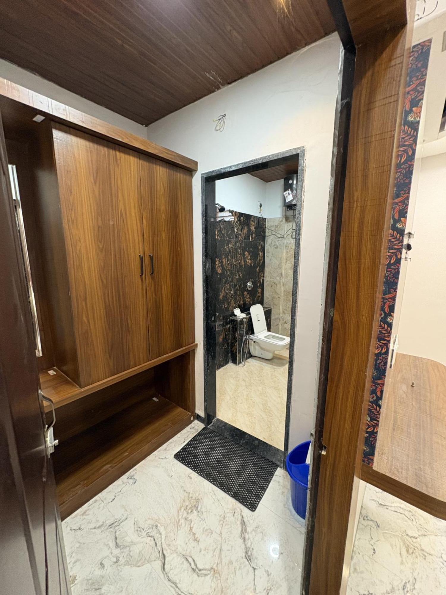 אויאיין Shree Trilokeshwar Guest House מראה חיצוני תמונה